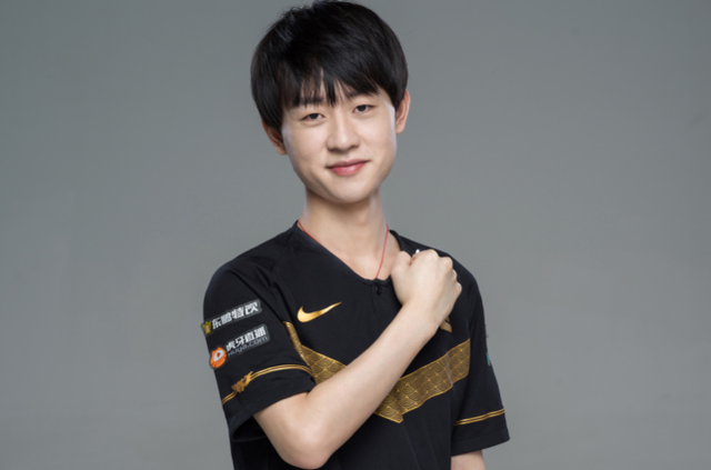 更涉及到尊 更涉及到尊